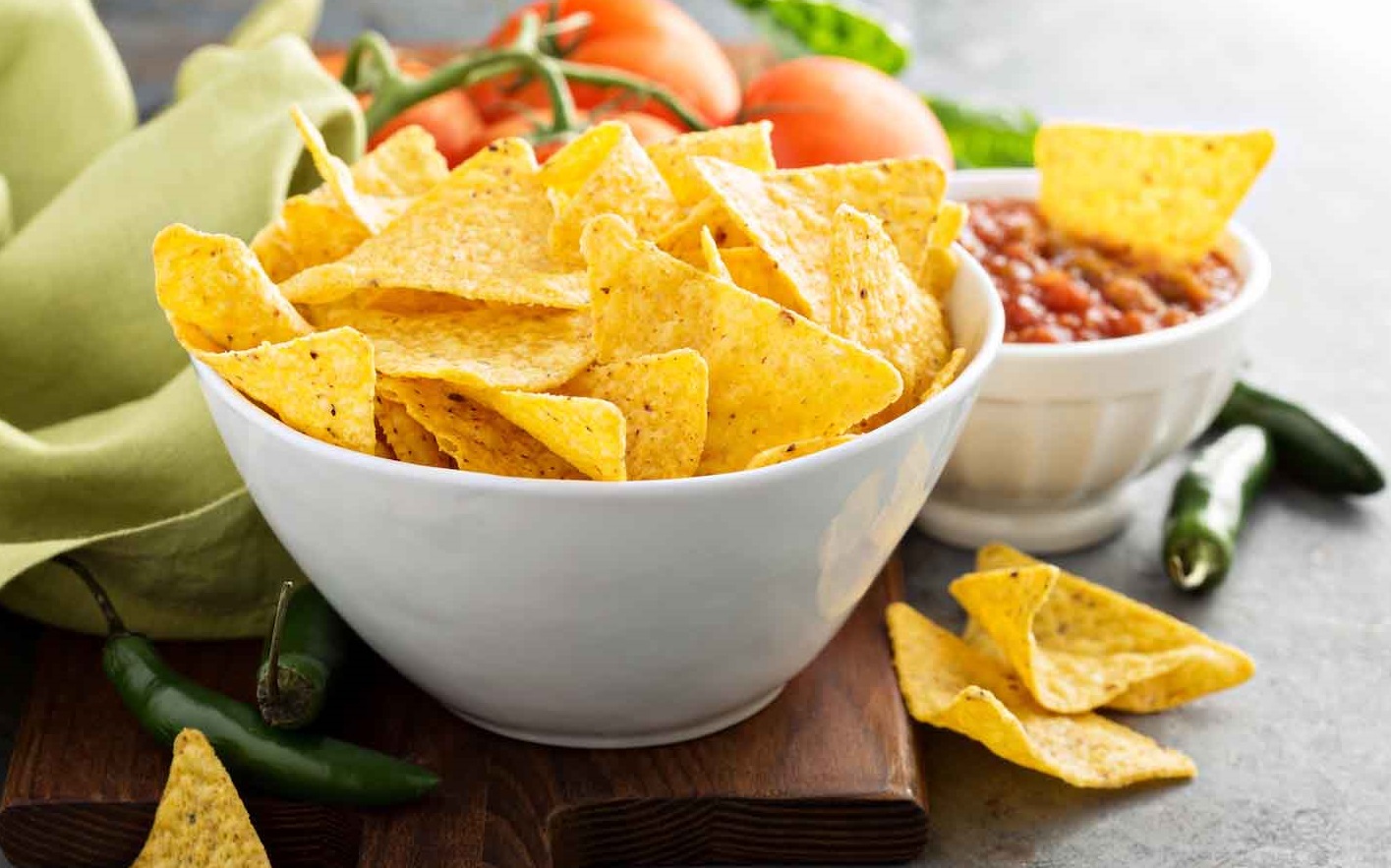 Ăn khoai tây chiên cùng với salad rau và hoa quả để đốt cháy calo trong cơ thể